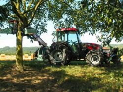 Hydraulický striasač ovocia VHT bez čelného zametača Hydraulický striasač ovocia VHT bez čelného zametača